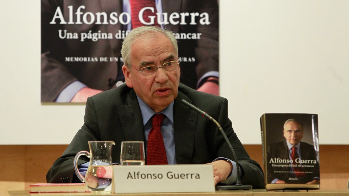 Alfonso Guerra carga contra la inestabilidad del Gobierno y valora a Yolanda Díaz como ‘un bluf’