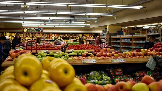 Caixabank alerta de que los precios de los alimentos subirán con fuerza hasta marzo