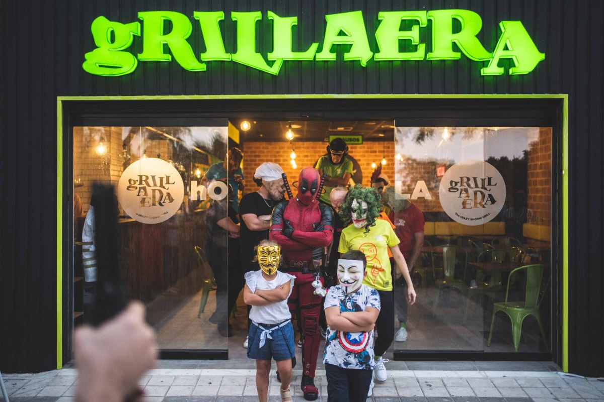 Así es Grillaera, el restaurante andaluz que publica el sueldo de sus empleados en la carta