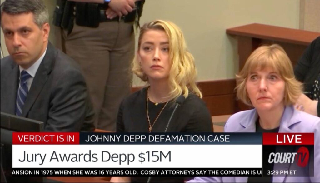 Amber Heard escucha, incrédula, el fallo del jurado | Gtres