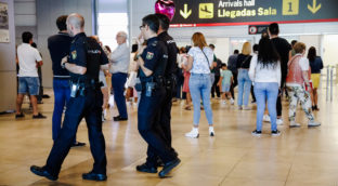 La Policía intensifica los controles en la frontera norte por la cumbre de la OTAN