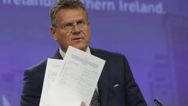 Bruselas confirma su denuncia a Reino Unido: hasta tres procedimientos de infracción por cambiar el protocolo norirlandés del Brexit