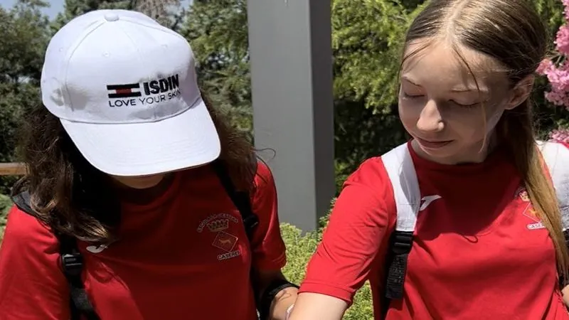 Enseñar a los niños a protegerse del sol, clave para prevenir el cáncer de piel