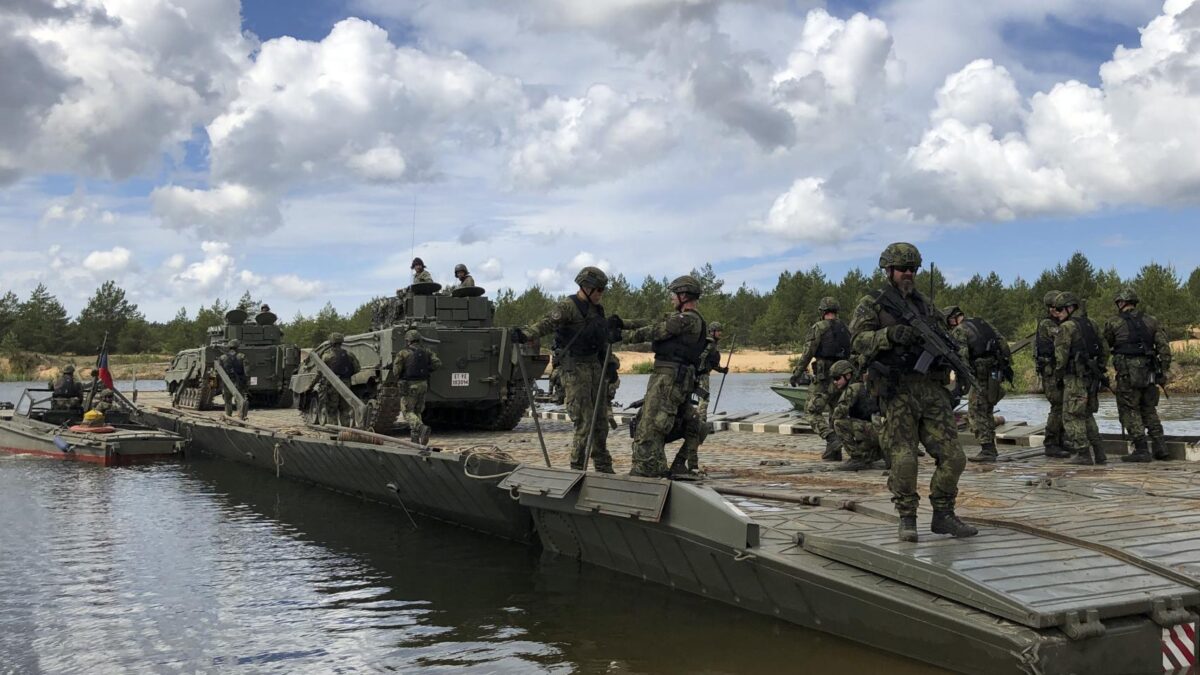 Así es el refuerzo que ha llevado a cabo la OTAN en su flanco este desde que empezó la guerra en Ucrania