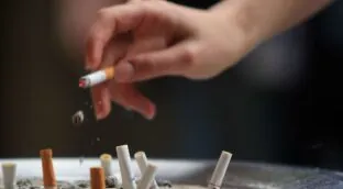Reino Unido prohíbe el tabaco a todos los nacidos a partir del 1 de enero de 2009