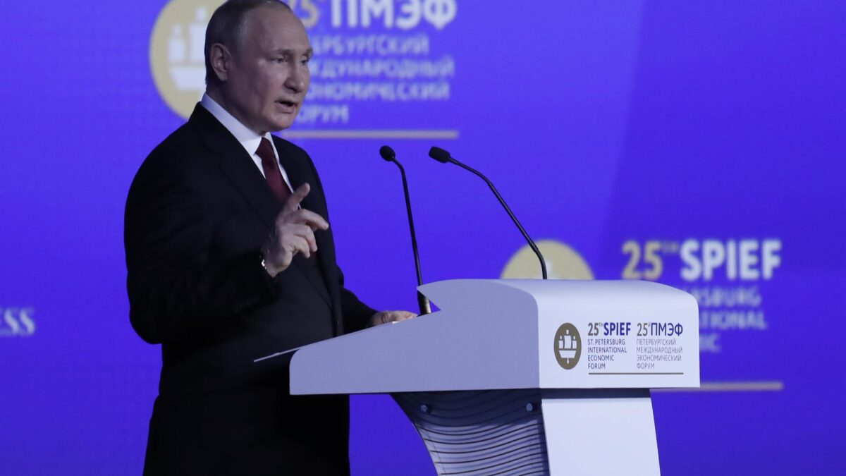 Putin proclama a Occidente el fin del mundo unipolar liderado por Estados Unidos: «No hay nada que sea eterno»