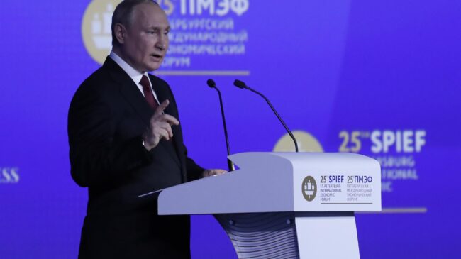 Putin proclama a Occidente el fin del mundo unipolar liderado por Estados Unidos: "No hay nada que sea eterno"