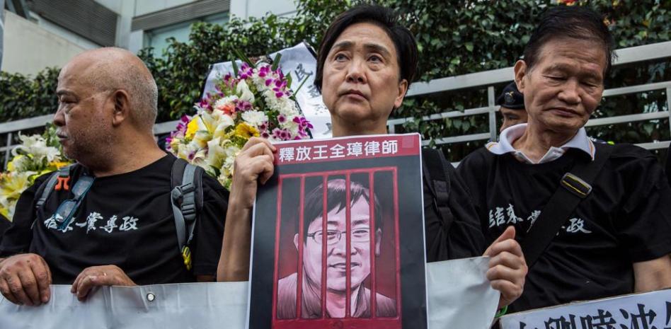 Amnistía Internacional denuncia que dos abogados de derechos humanos se enfrentan a un juicio en China