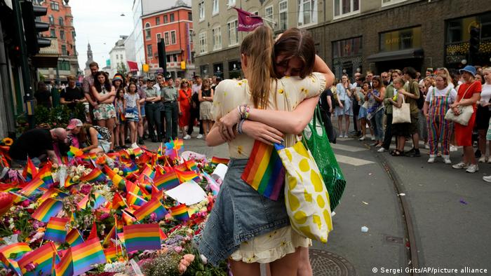 Oslo suspende las celebraciones del Orgullo tras el atentado terrorista «islamista» en un bar gay