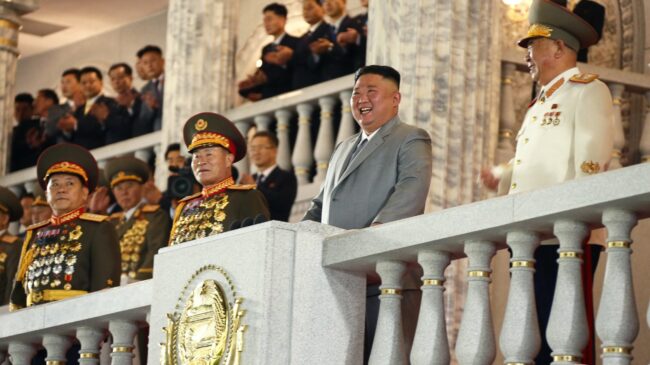 Kim Jong-un preside una reunión militar en un momento de creciente tensión por la amenaza de una prueba nuclear