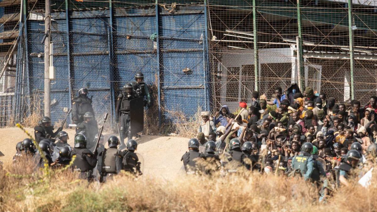 Marruecos afirma que el asalto a la valla de Melilla estaba planificado por «líderes aguerridos y entrenados»