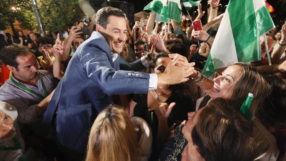 Juanma Moreno arrasa en las elecciones en Andalucía con una histórica mayoría absoluta