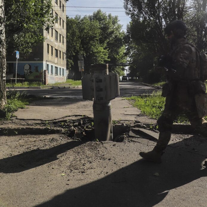 Rusia se centra en bombardear Severodonetsk mientras empieza a librar la batalla por Sloviansk