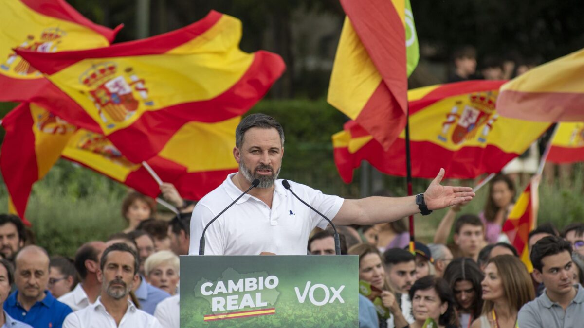 Vox se querella contra la editorial Santillana por calificarles de «herederos del nazismo» en un libro de texto