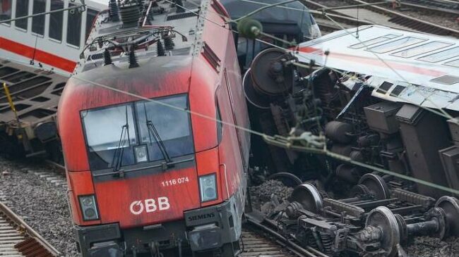 Al menos cuatro muertos y 60 heridos en un accidente de tren en Alemania