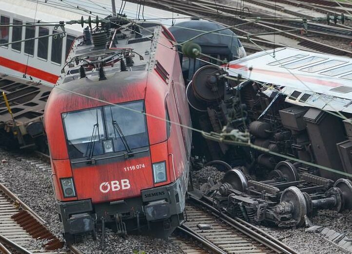 Al menos cuatro muertos y 60 heridos en un accidente de tren en Alemania