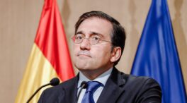 Albares cancela su viaje a la Cumbre de las Américas para tapar en Bruselas la hemorragia de la crisis con Argelia