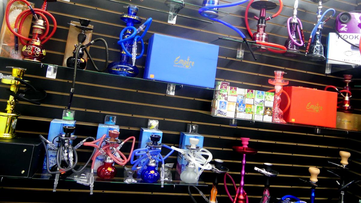 Los menores cada vez usan más las cachimbas para introducirse en el consumo de tabaco
