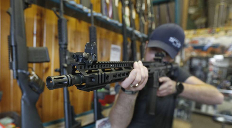 Nueva York eleva de 18 a 21 años la edad mínima para comprar rifles ante la escalada de tiroteos