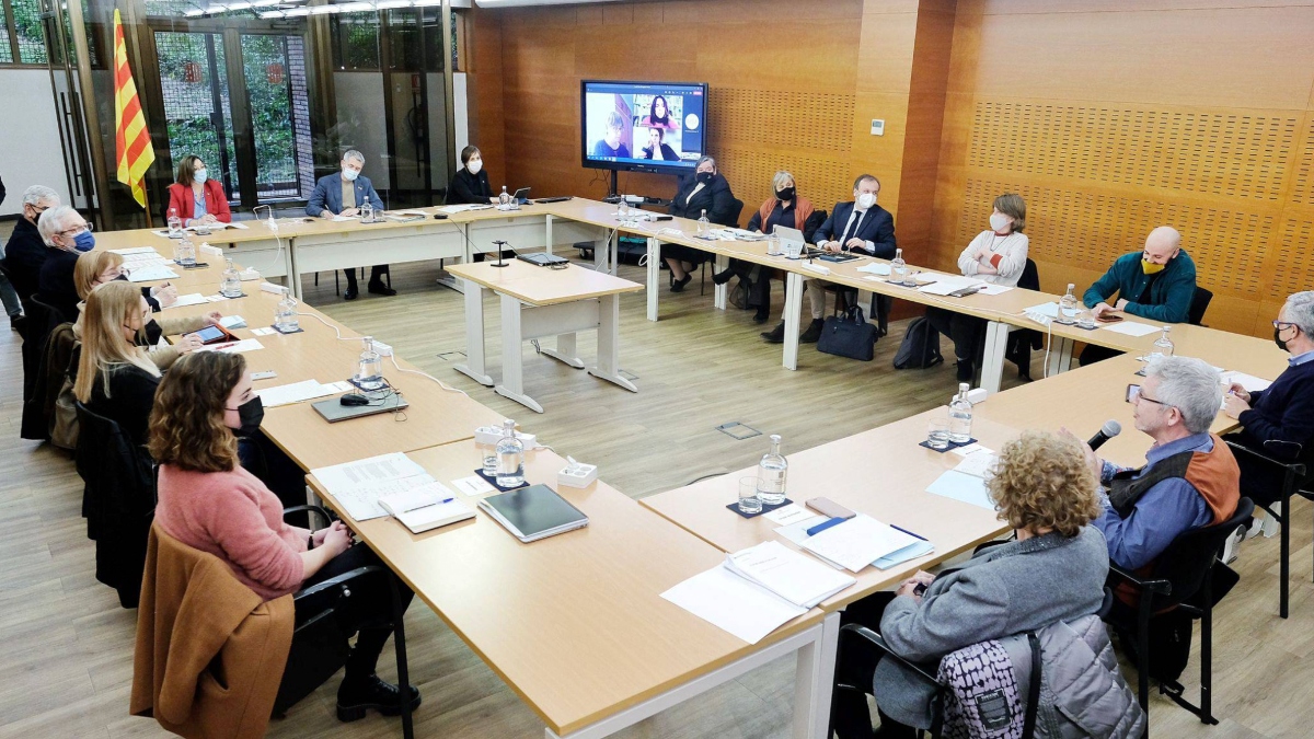 Los asesores lingüísticos del Govern piden promover contenidos de TV3 en los colegios