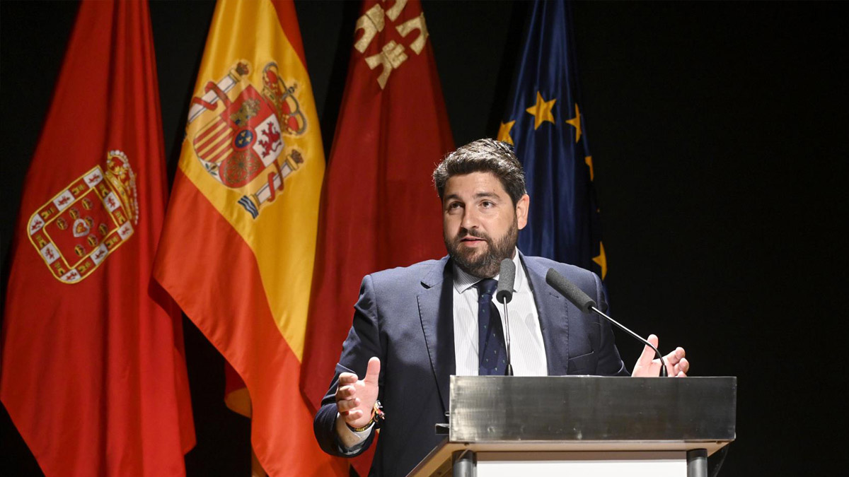 López Miras ve con «agrado» la propuesta de crear la provincia de Cartagena