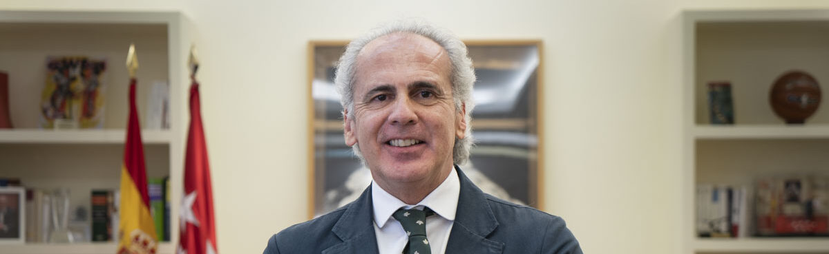 Enrique Ruiz Escudero: «No entendemos la lentitud del Gobierno ante la viruela del mono»