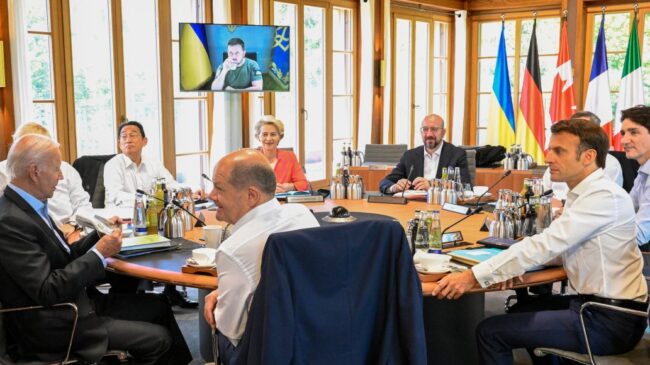 Zelenski pide al G7 sistemas de defensa antiaéreos y ayudas a la reconstrucción de Ucrania y al bloqueo del trigo