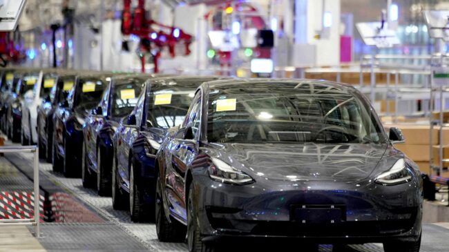 Volskwagen podría arrebatar a Tesla el liderato de la producción de coches eléctricos