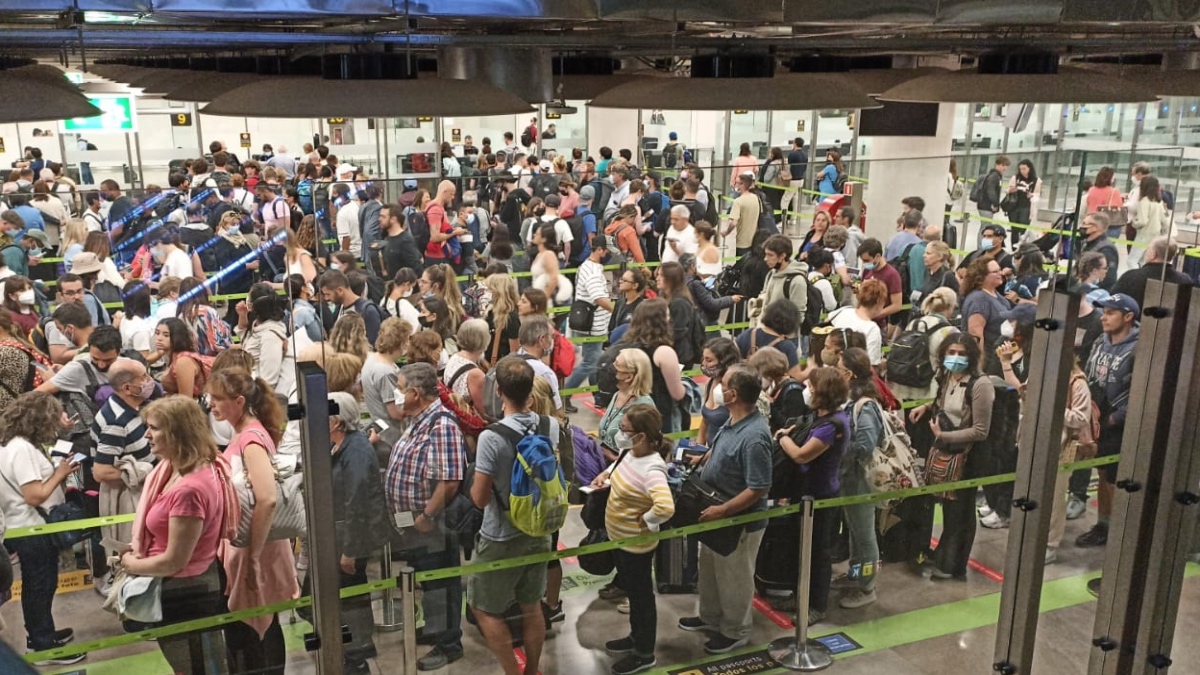 El Gobierno desmiente a Iberia: niega que hayan perdido miles de vuelos de conexión en Barajas