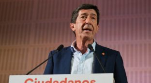Ciudadanos desaparece y Juan Marín queda a expensas de lo que pueda regalarle Moreno