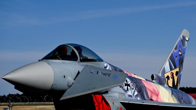 España firma la compra de 20 cazas Eurofighter por 2.000 millones a escasos días de la cumbre de la OTAN