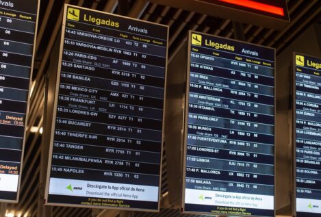 Guía para viajar en avión en las vacaciones de verano: pasaporte covid, mascarilla, pcr...