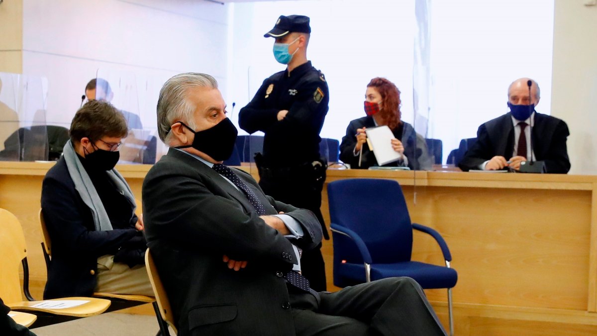 Feijóo retira el recurso del PP sobre la absolución de Bárcenas porque no sabía que lo presentó Casado