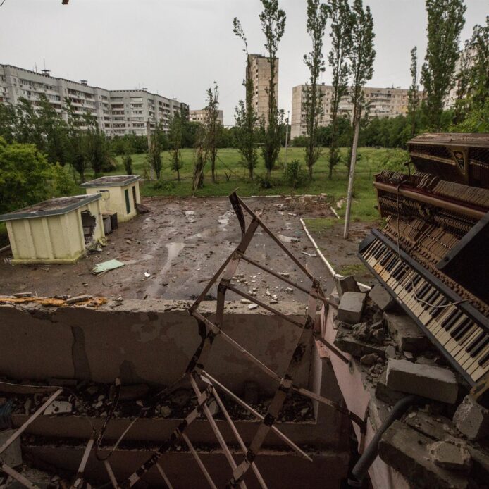 Amnistía Internacional denuncia que Rusia causó la muerte de cientos de civiles en Járkov mediante armamento prohibido
