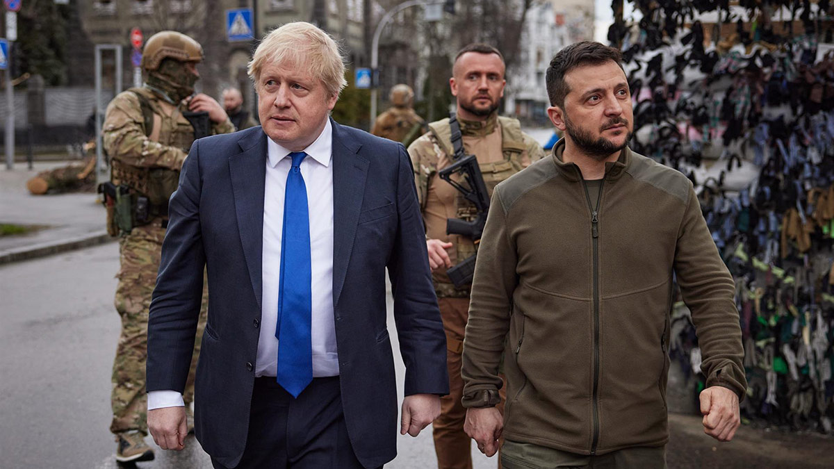 Zelenski está «muy feliz» por la continuidad de Johnson al frente del Reino Unido