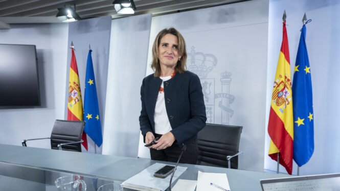 El Gobierno retrasa hasta septiembre el recargo a petroleras y gasistas