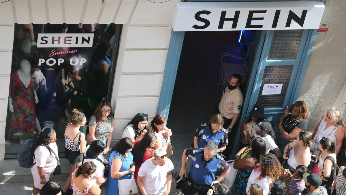 Shein limita la entrada a 720 personas al día tras el colapso inicial