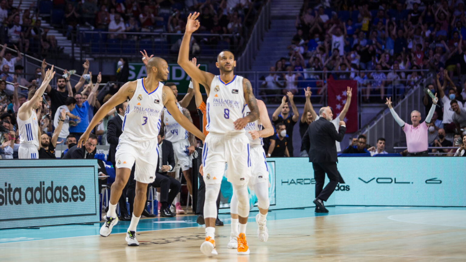 El Madrid gana al Barça (75-88) y roba el factor cancha en la final de la ACB