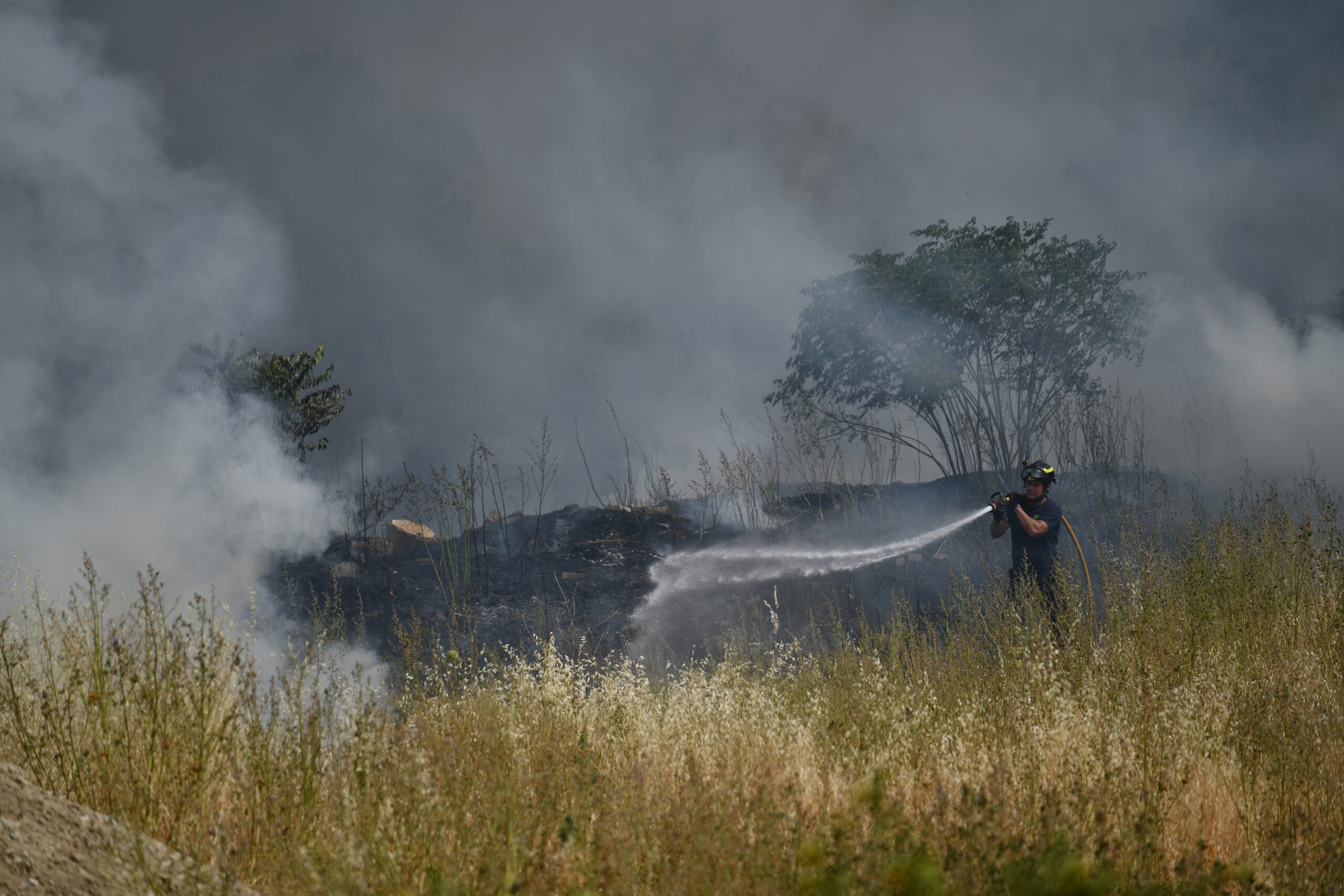 El incendio cerca del Espacio Ibercaja - Madrid, en imágenes