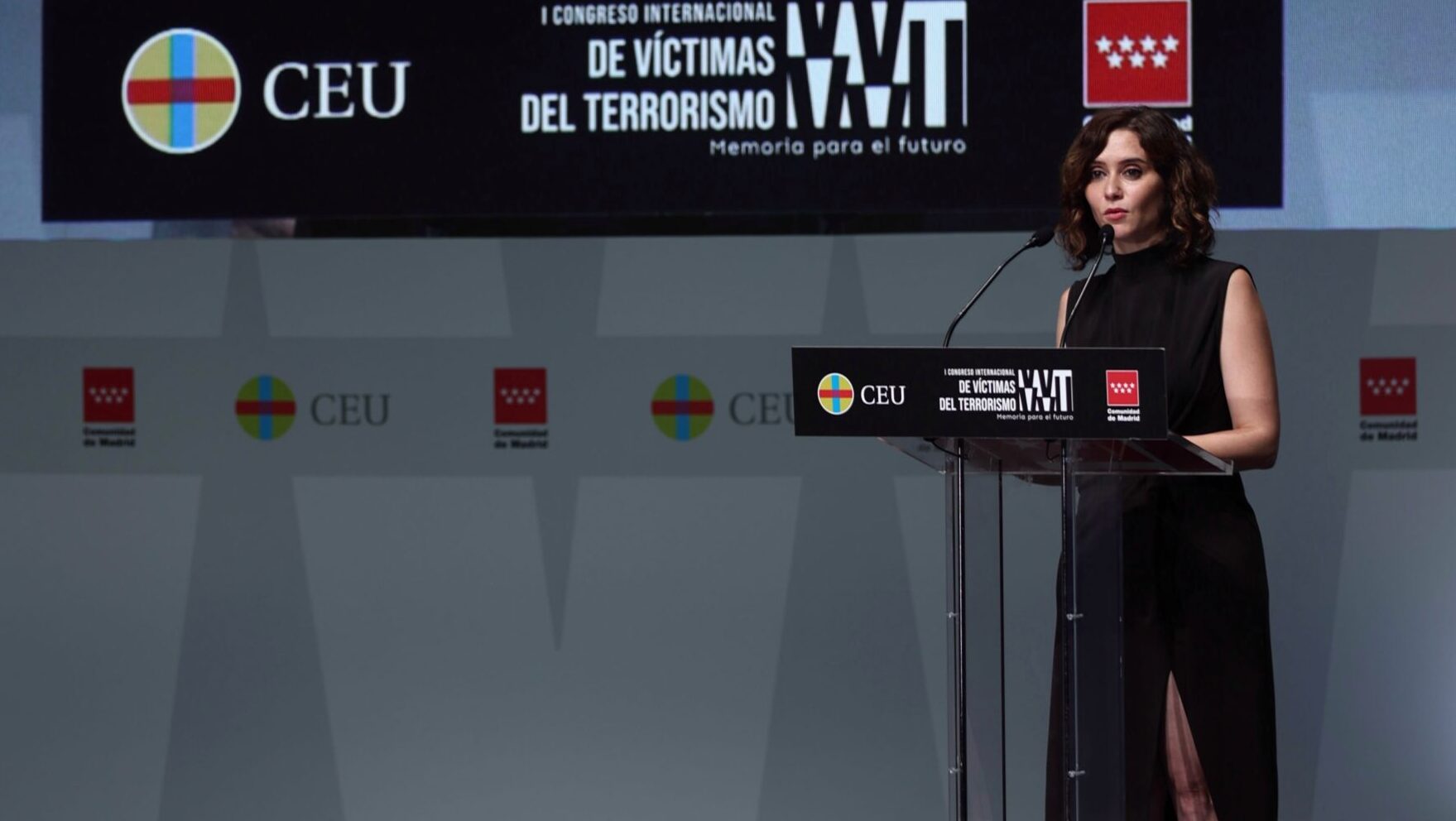 Ayuso carga contra el «salvoconducto político» al «entorno de ETA»