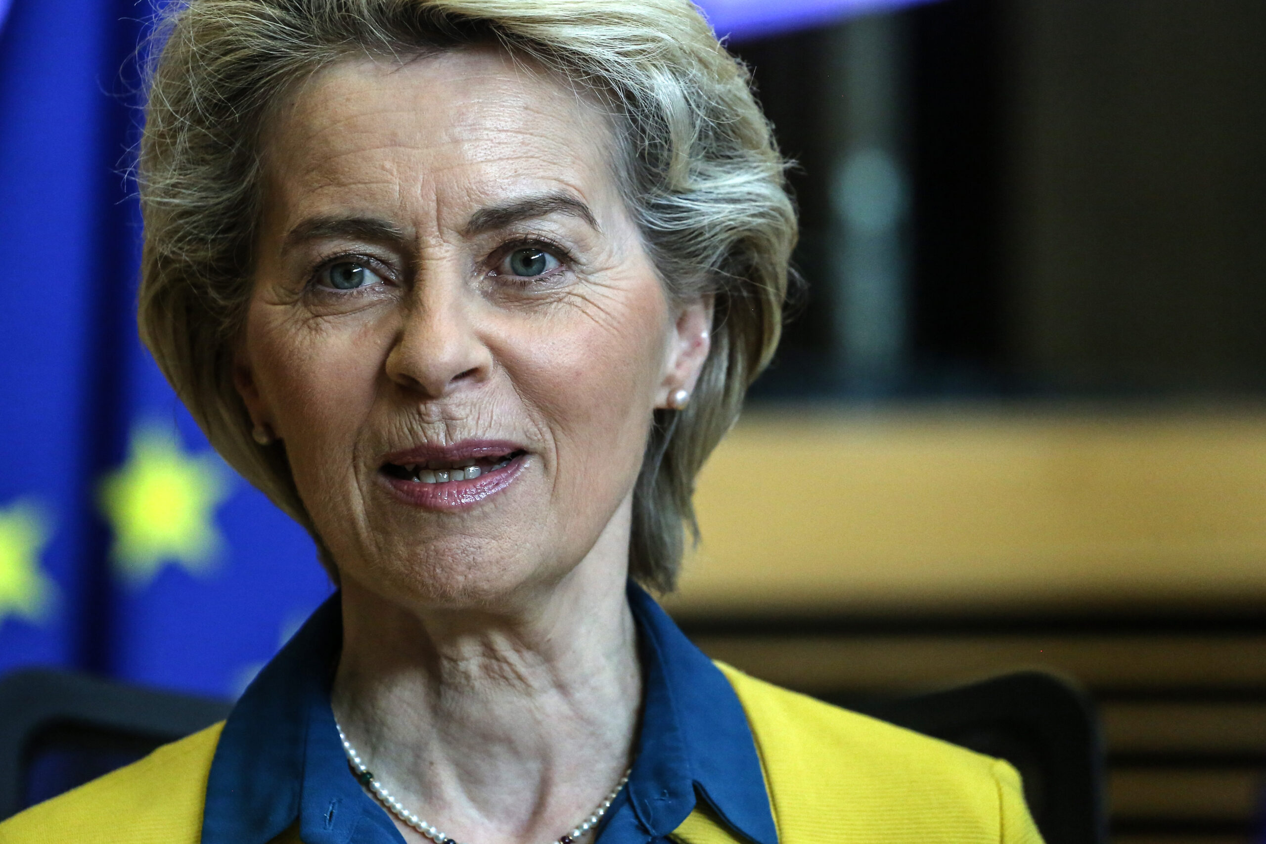 Bruselas pide para Ucrania el estatus de candidato a la UE pero con condiciones