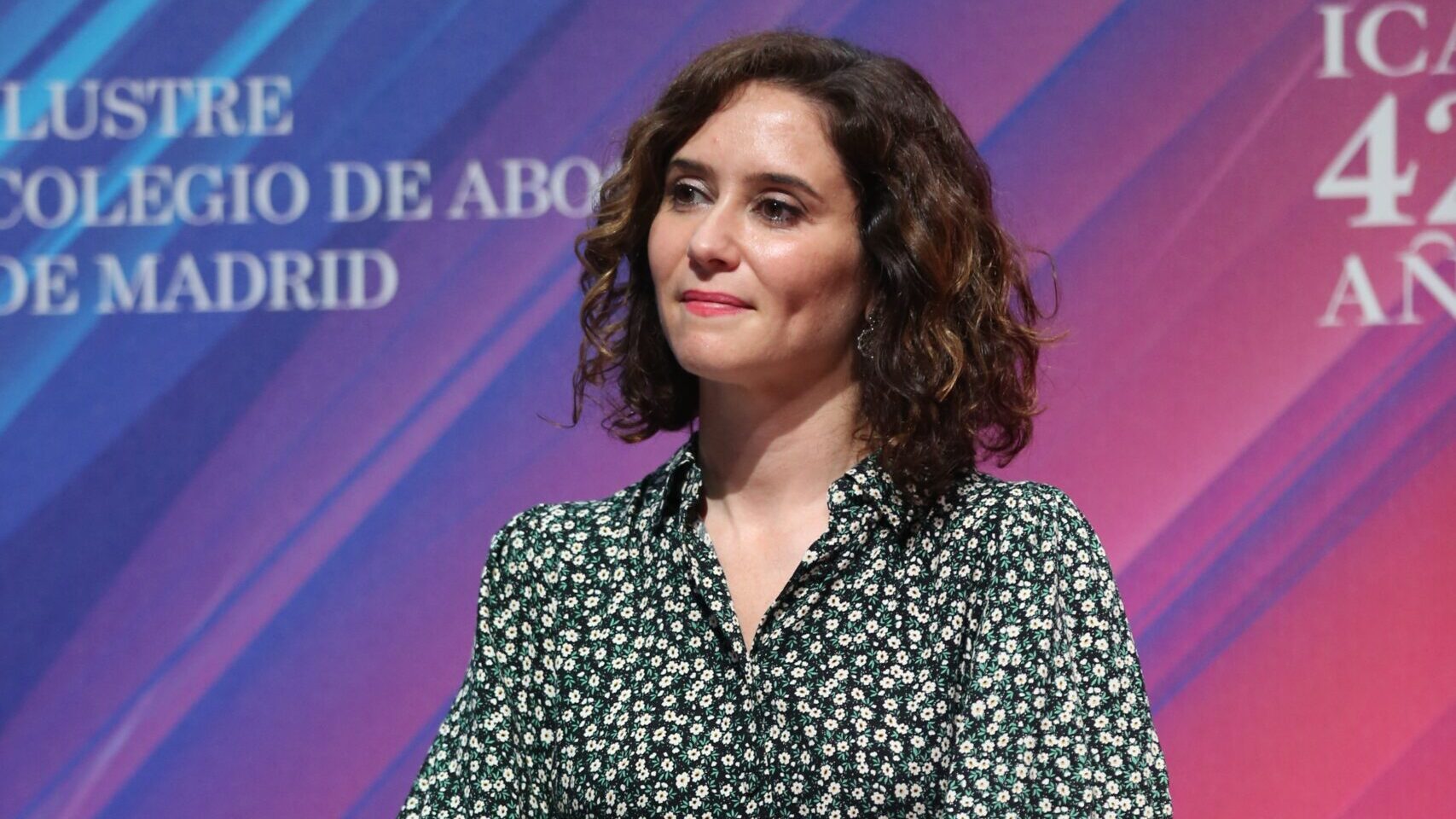 Ayuso afirma que hay que defender la justicia de cualquier intento de control político