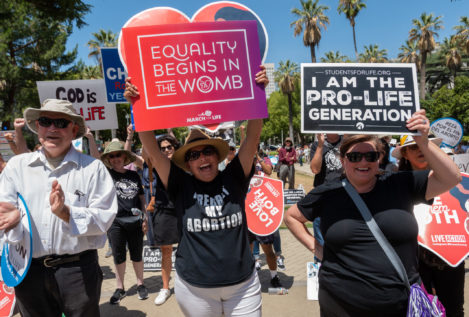 Tres estados de EEUU prohíben el aborto y otros 23 podrían hacerlo pronto