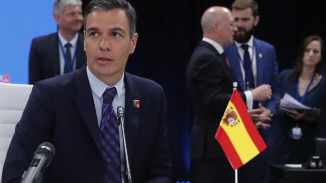 (VÍDEO) La bandera de España, al revés en pleno inicio de la cumbre de la OTAN