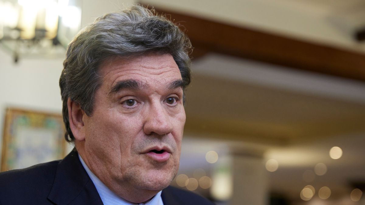 Escrivá defiende que los «buenos» datos del paro demuestran que «la economía funciona»