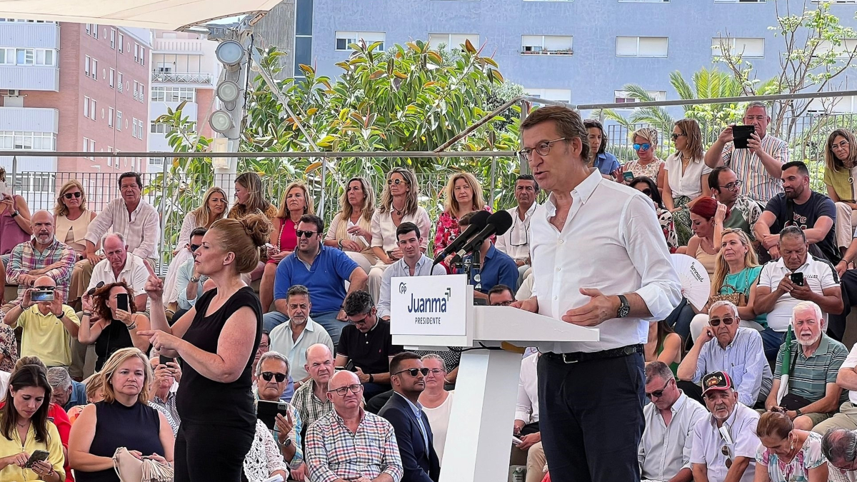 Feijóo acusa al Gobierno de Sánchez de ser «el más caro de nuestra democracia»