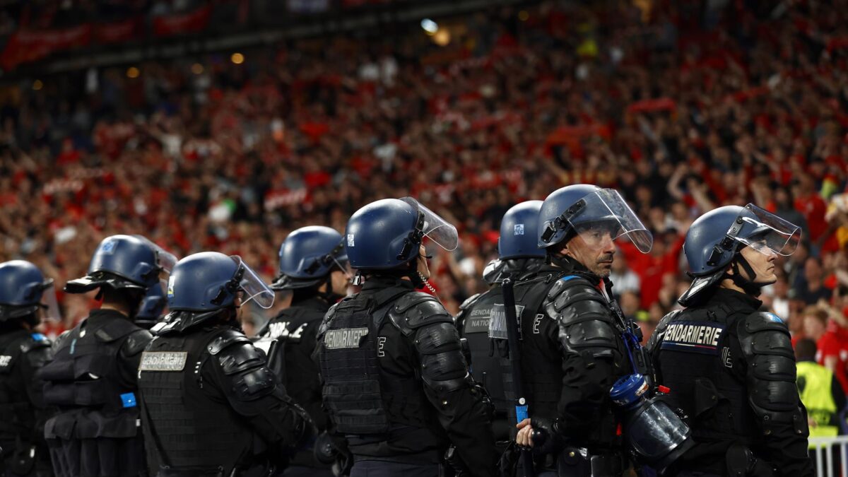 Saint-Denis no pasa página: 39 detenidos, aun sin altercados, en el Francia-Dinamarca