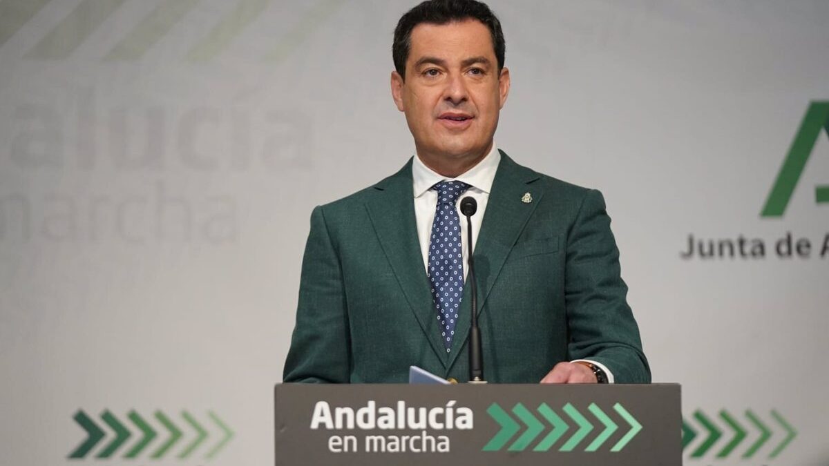 (VÍDEO) Moreno considera «incoherente» la entrada de Vox en el Gobierno andaluz por «no creer en las autonomías»