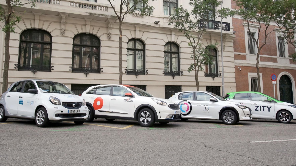 La falta de coches de alquiler impulsa el sector del 'carsharing' este verano