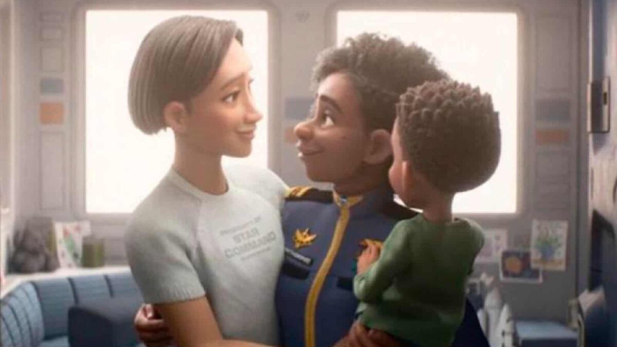 (VÍDEO) Prohibida la película de Buzz Lightyear en países musulmanes por un beso entre dos mujeres